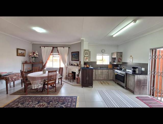 2 BEDROOM HOUSE FOR SALE IN DIE EILAND
